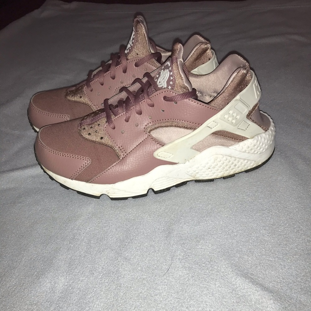 Women’s Nike huarache
